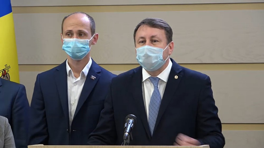 LIVE // Briefing de presă susținut de fracțiunea Platforma DA în timpul ședinței Parlamentului Republicii Moldova din 3 decembrie 2020